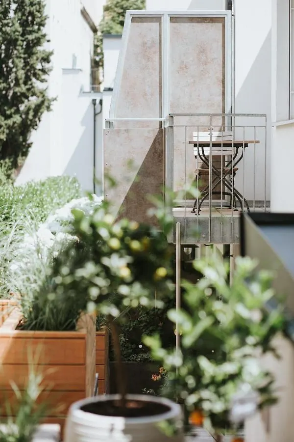 ****  Parks 73 The Townhouse Hotel Viyana Avusturya